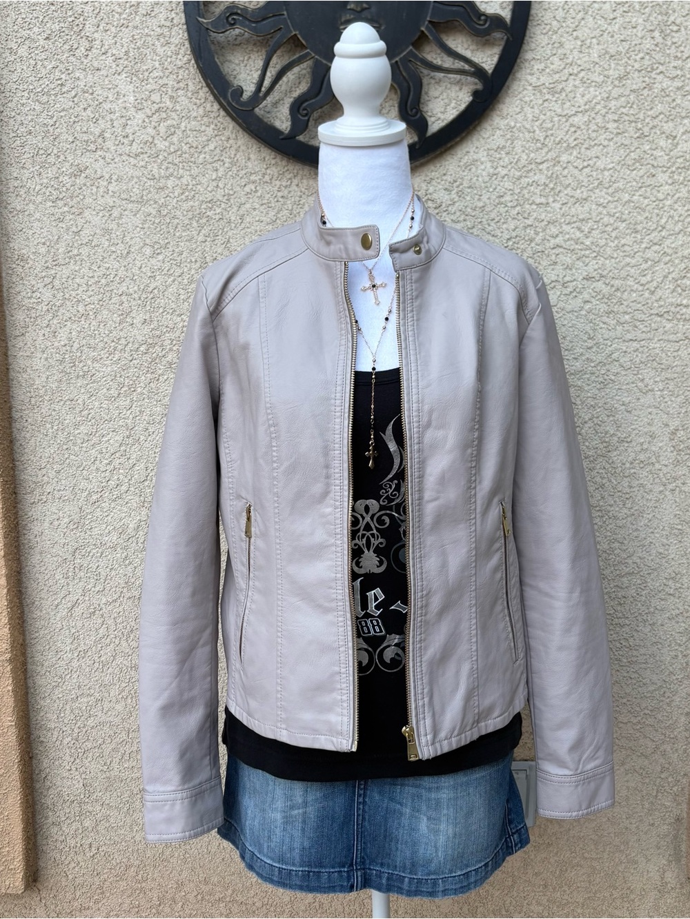Baccini Beige Faux Leather Fitted Moto Jacket Zip Up Gold Hardware Indie Sleeze